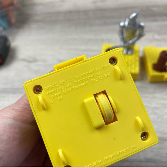 Wizard of Oz  Tin Man Lion Blockbuster 1997 Movable Toys Lot - Picture 6 of 9